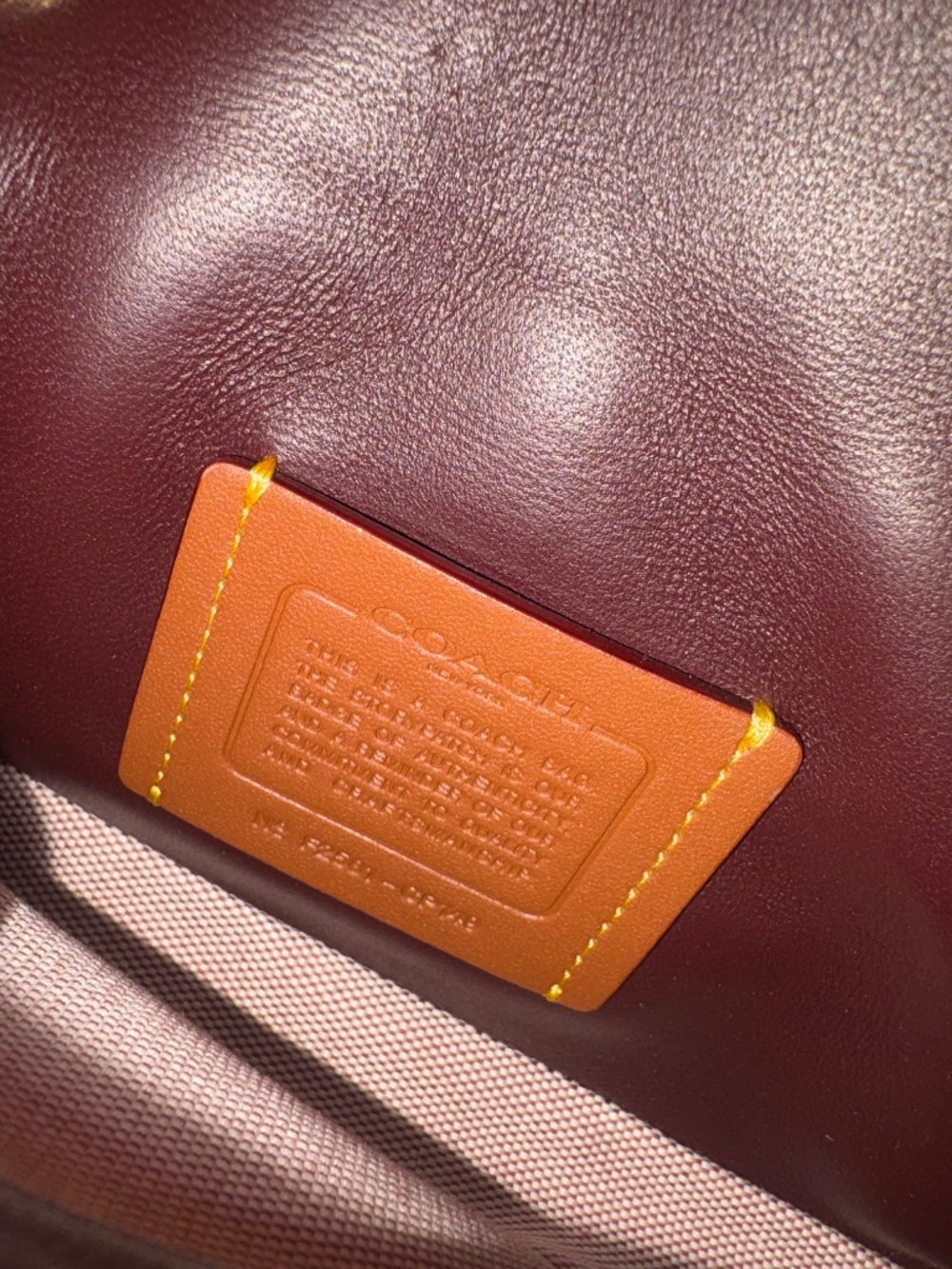Coach pillow quilted tabby 20 shoulder bag - Picture 3 of 3